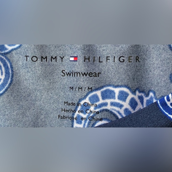 Tommy Hilfiger Women’s Rash Guard - Picture 2 of 3